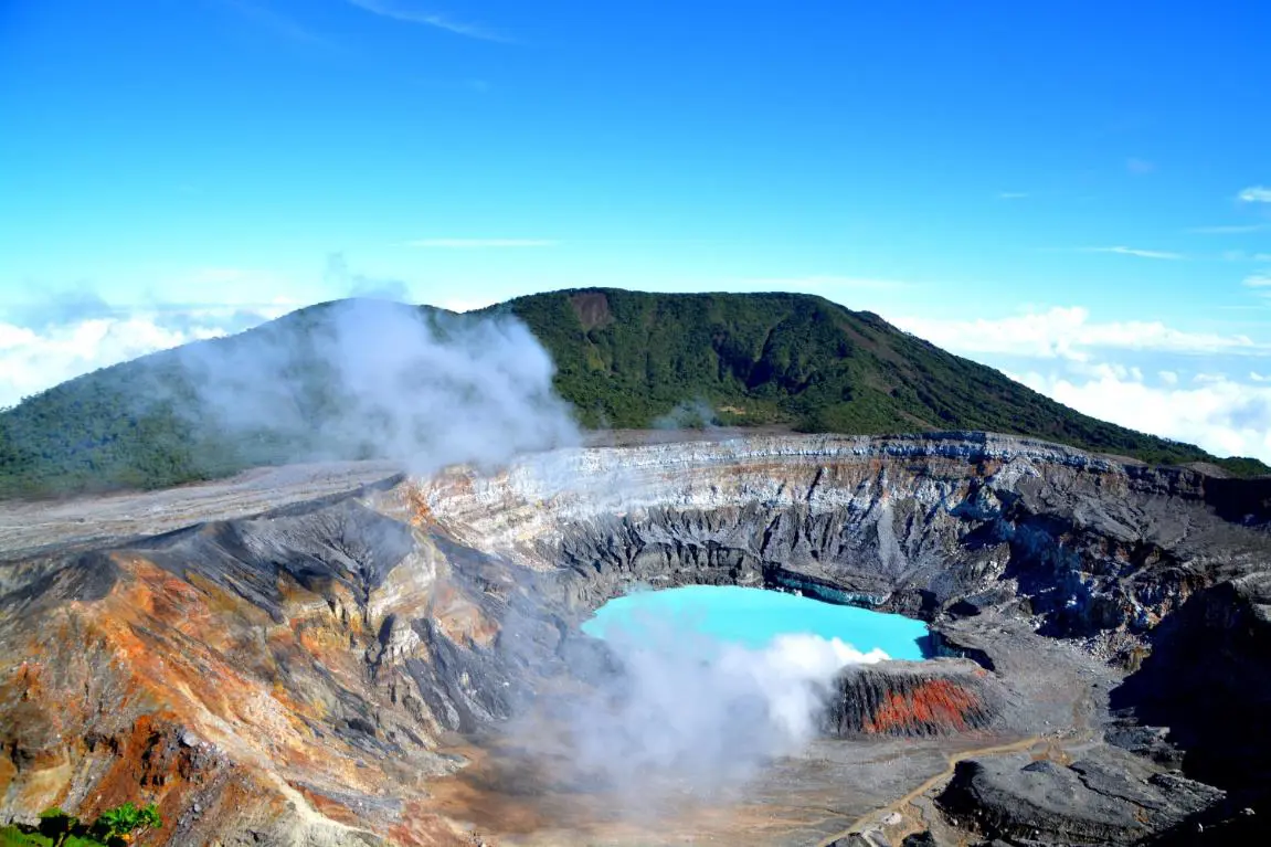 shutterstock_253647520-the-crater-and-the-lake-of-the-poas-volcano-in-costa-rica